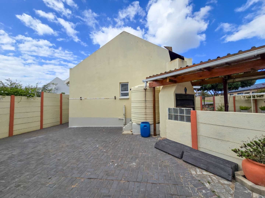 3 Bedroom Property for Sale in Stilbaai Wes Western Cape